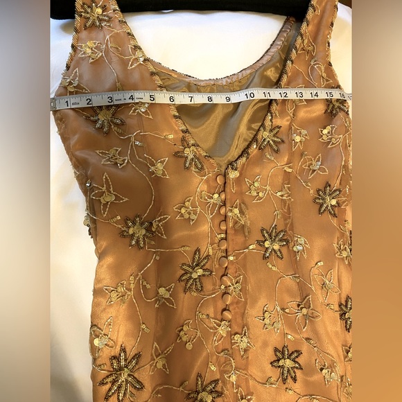 Formal dress 100% silk and handmade embroidery. - Picture 15 of 16